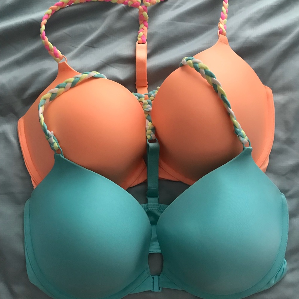 NWOT 2 - 36DD Victoria’s Secret Bras